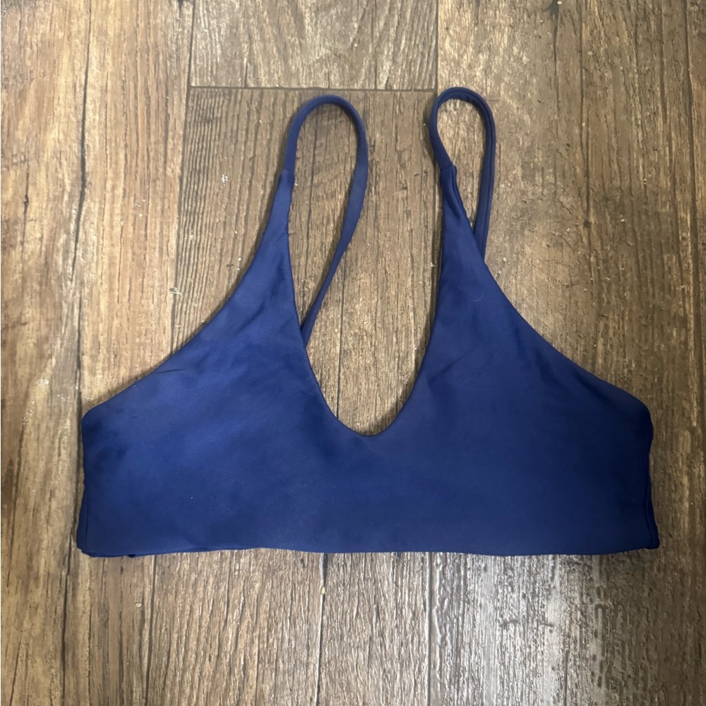 Midori Bikinis Rowan bikini top. Medium. Navy